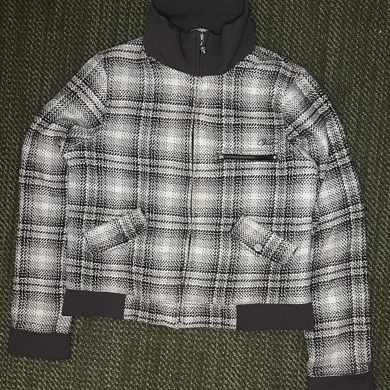 item listed by thriftj0i