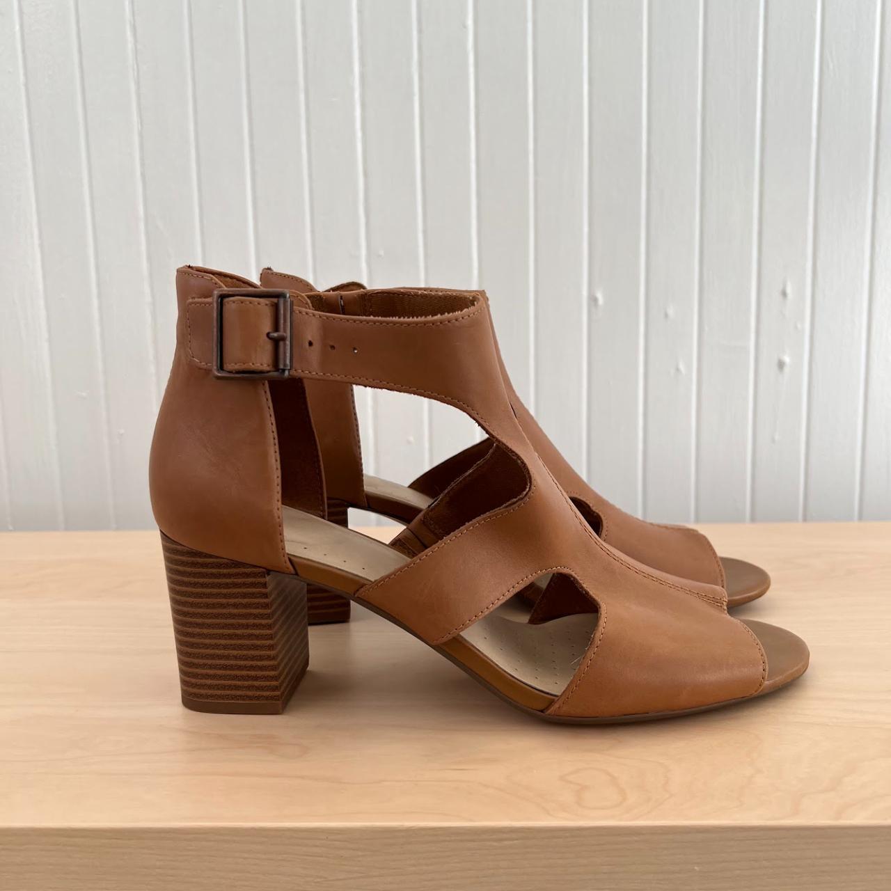 Clarks store tan heels