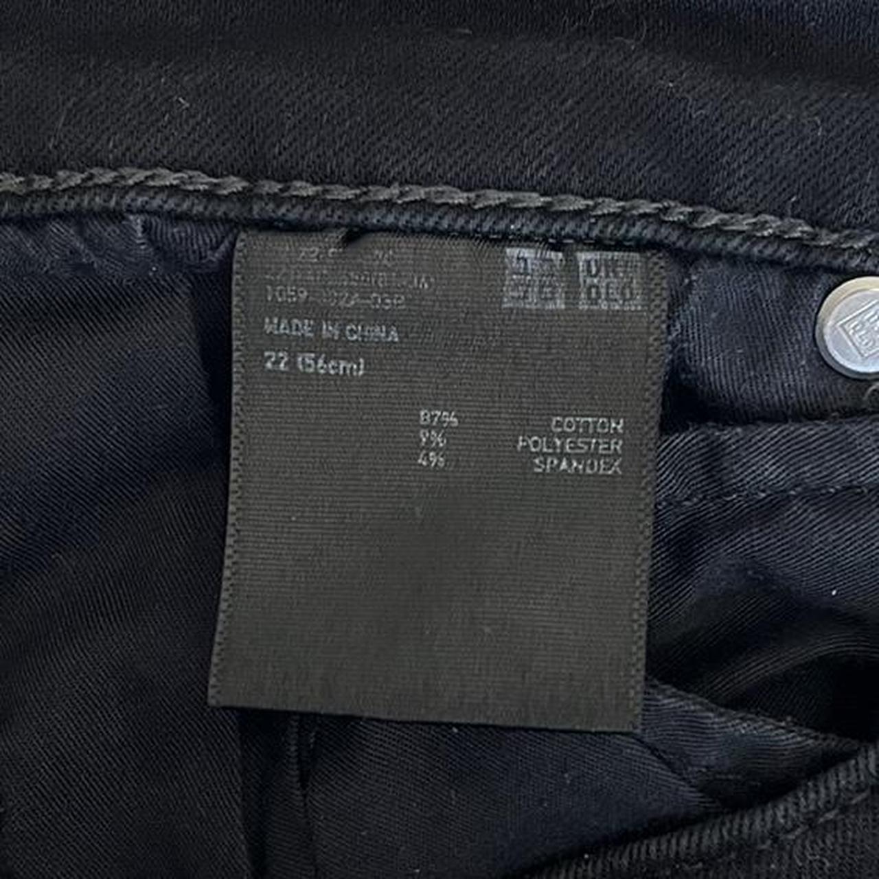 UNIQLO skinny ripped jeans in black! Size 22 (56cm) - Depop