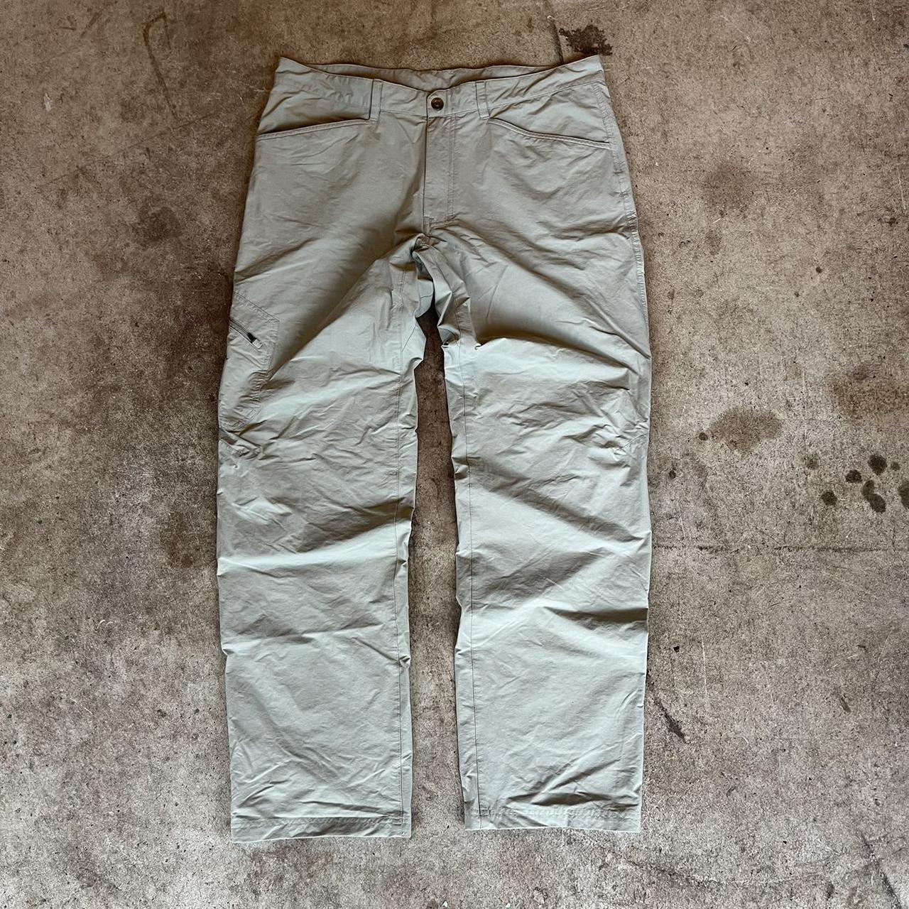 Y2K Patagonia Hiking Cargo Pants Size... - Depop