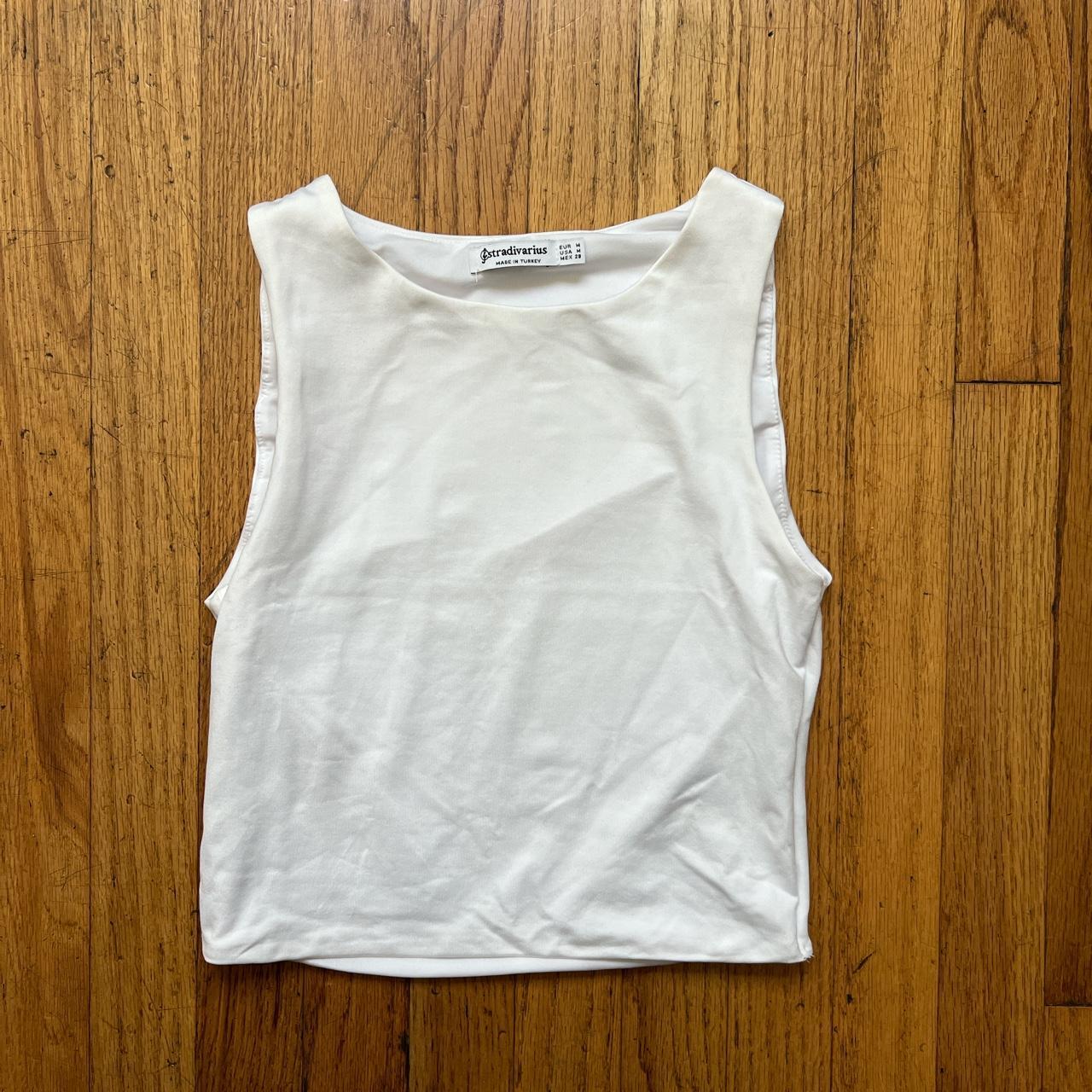 Stradivarius Women's White Crop-top | Depop