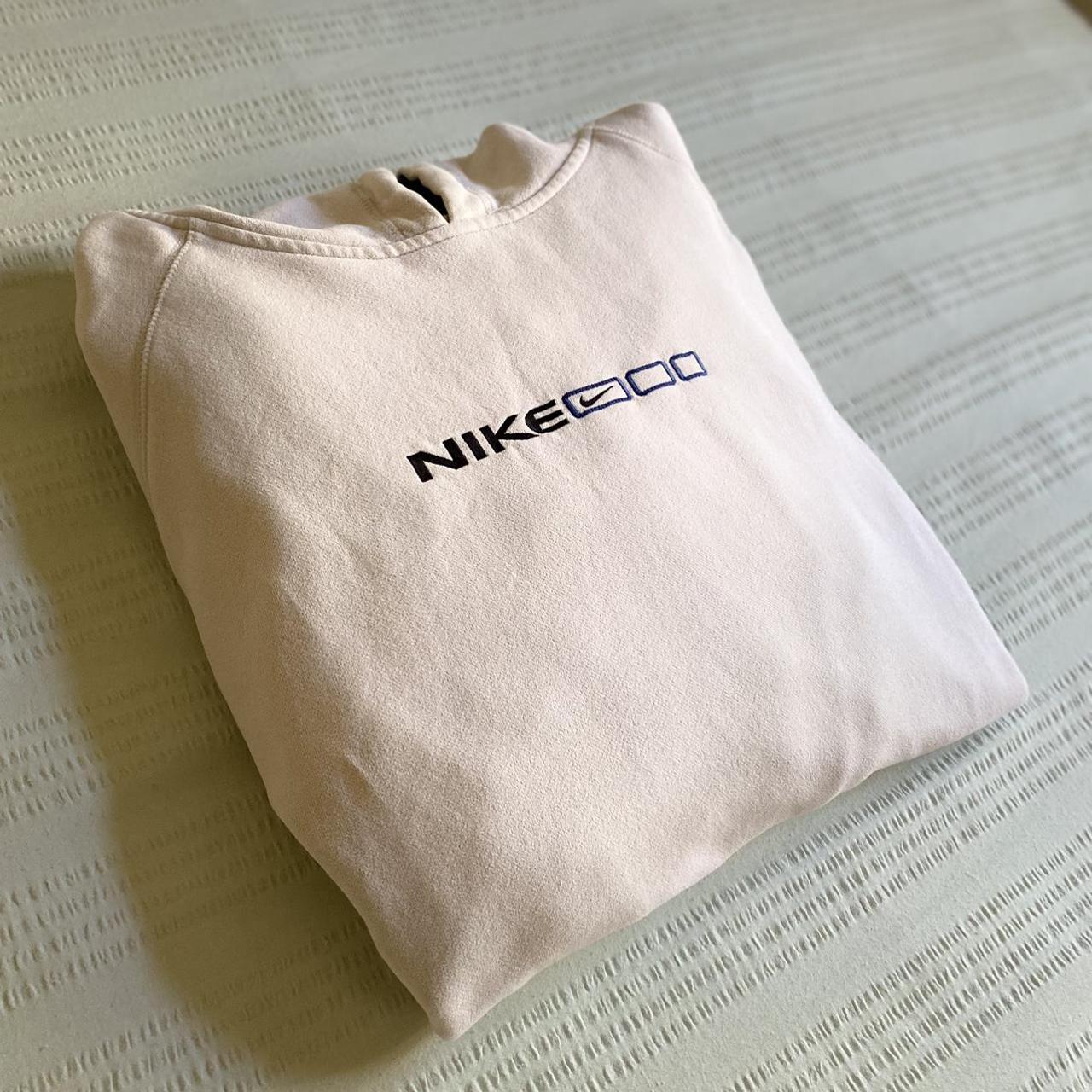 white nike hoodie vintage