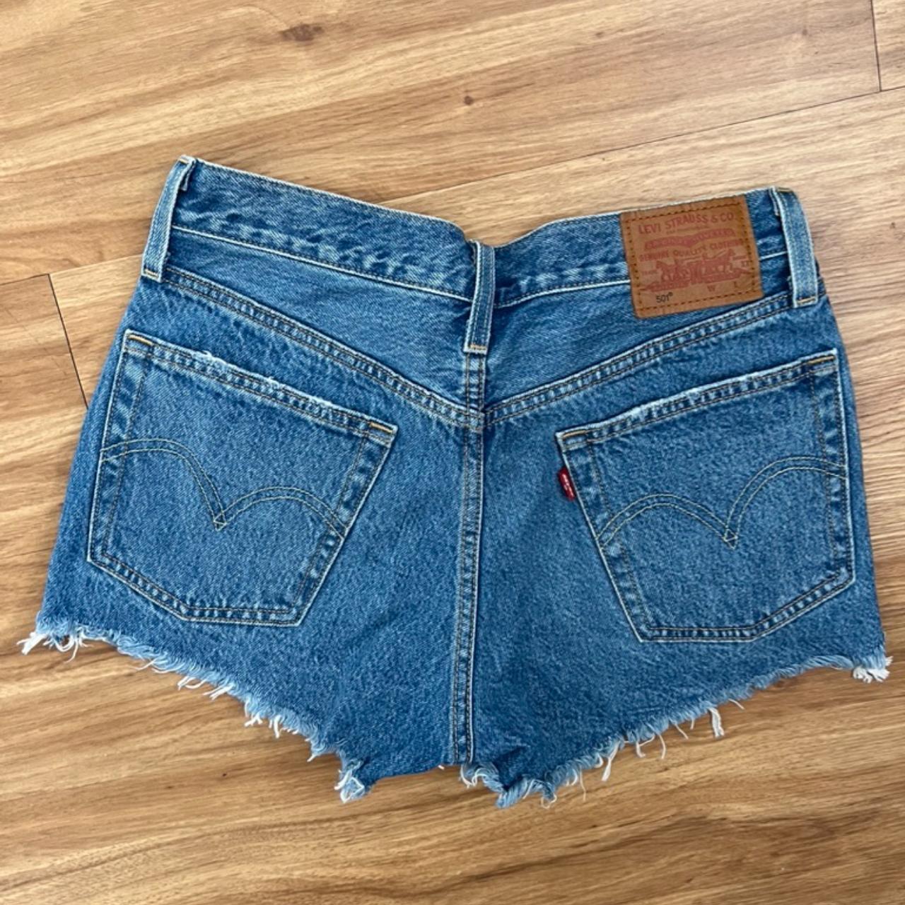 Levi's Women's Blue and Navy Shorts (2)