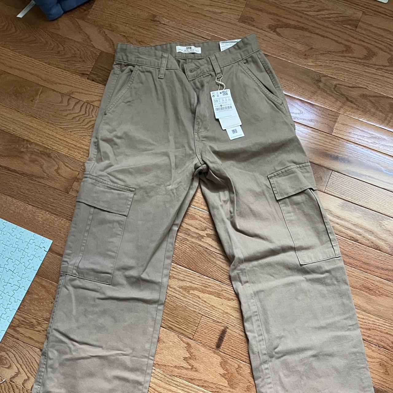 BRAND NEW Stradivarius cargo pants in a US size 6!... - Depop