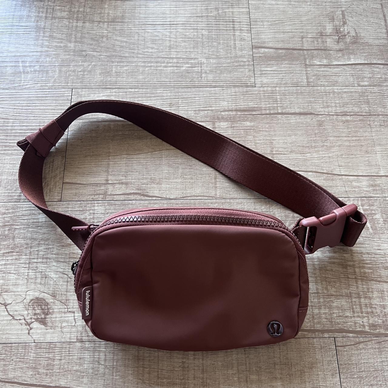 Lululemon Fanny pack Great condition, I just never - Depop