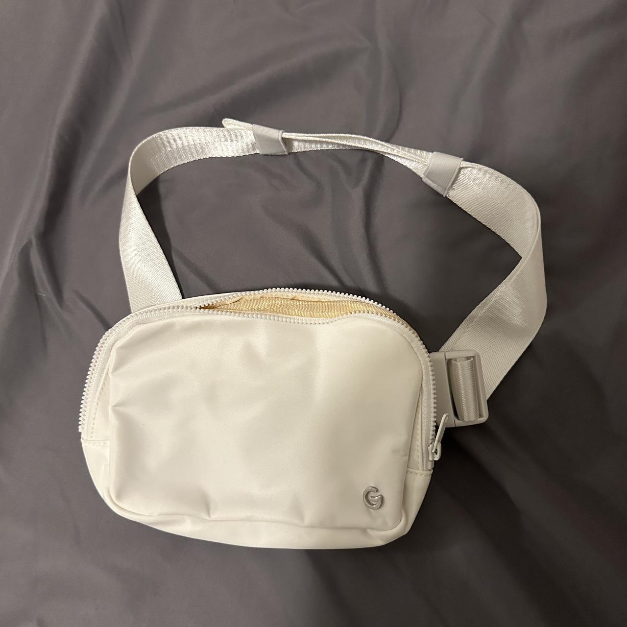 Lululemon bag dupe - white with zippers - Depop