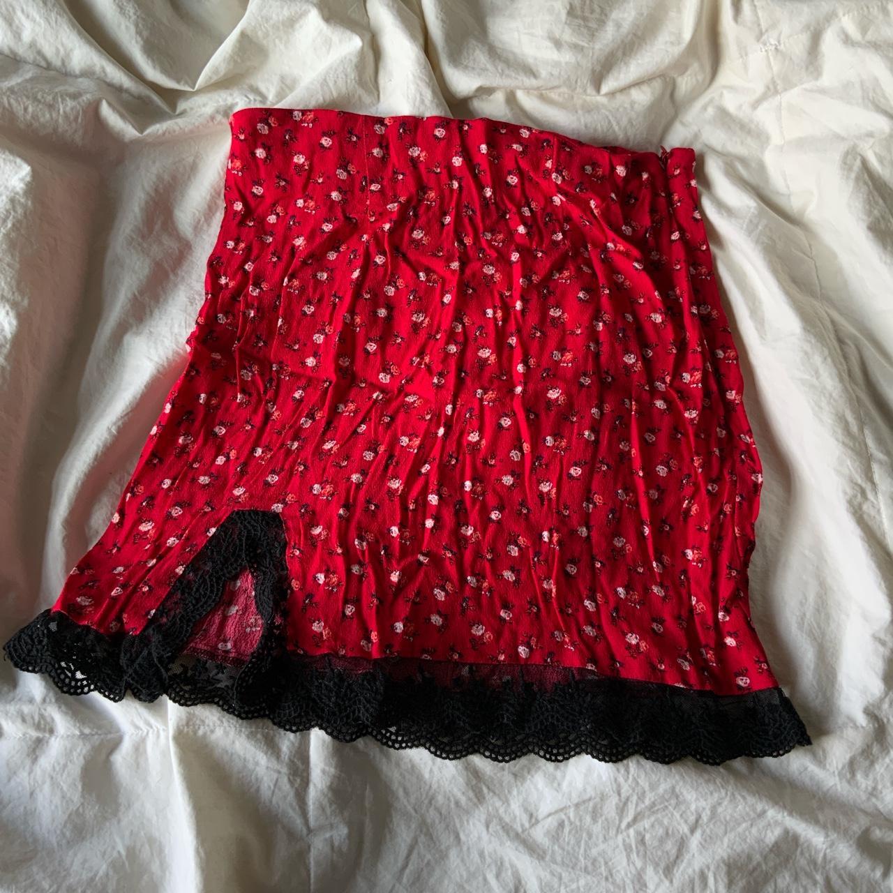 Forever 21 red floral skirt with black lace trim