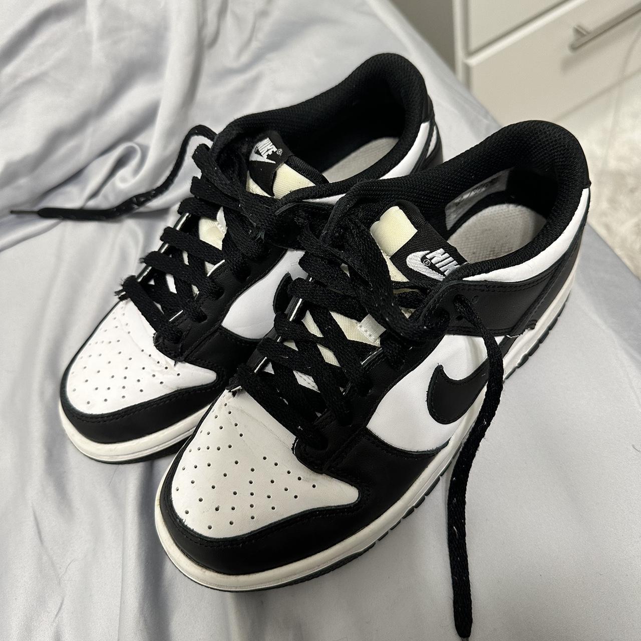 black and white dunks 7y