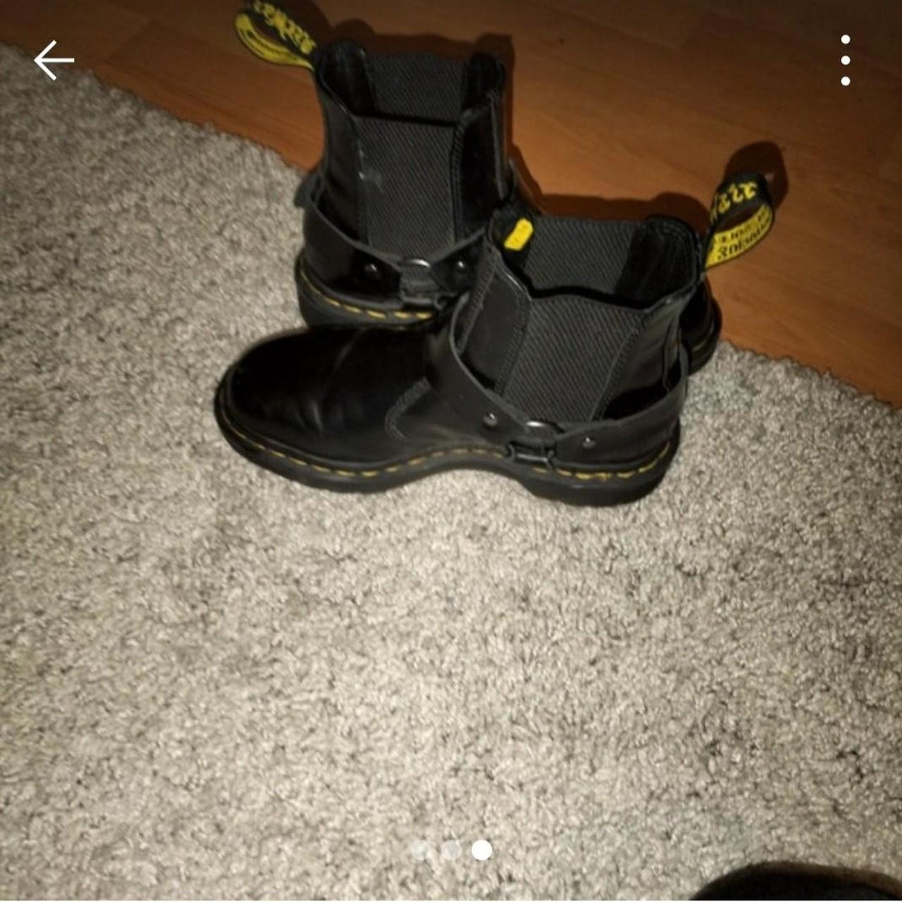 heeled chelsea boot dr marten