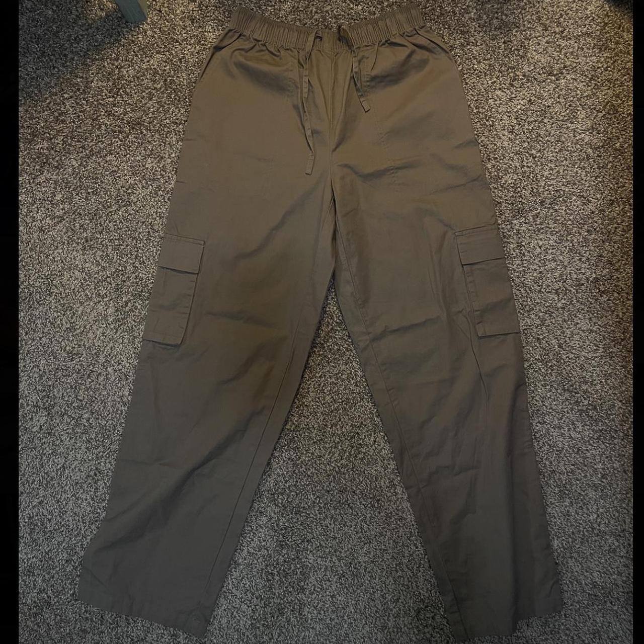 brown cargo pants! amazing baggy look definitely... - Depop