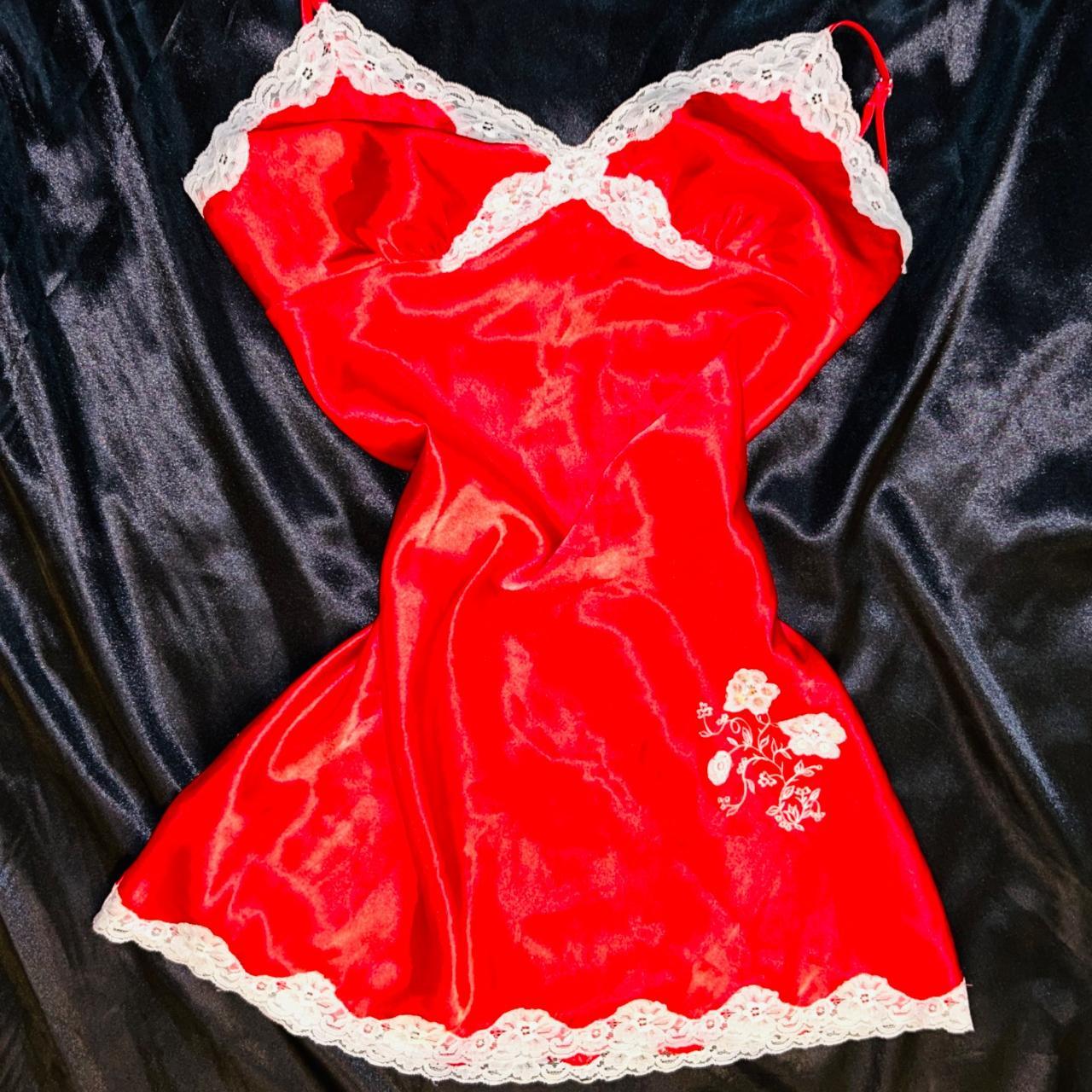 Woman's M Red white lace floral Sleep slip - Depop
