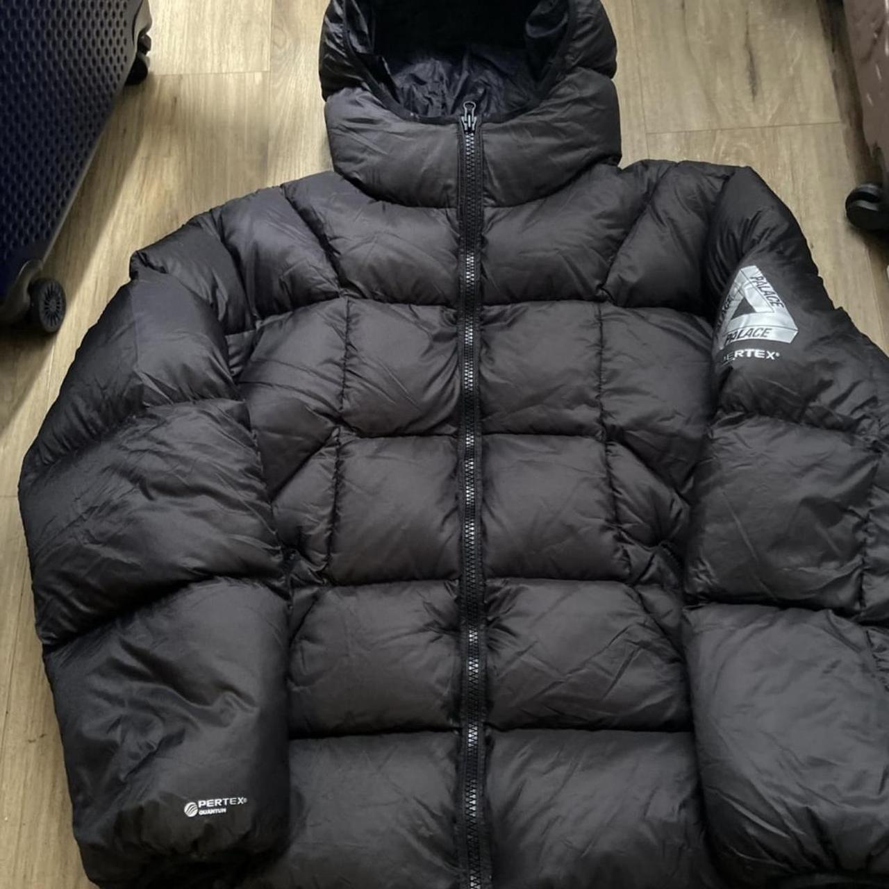 本物新品Palace Palamat Shell Jacket M White 本物新品Palace Palamat Shell Jacket M White Palace Palamat