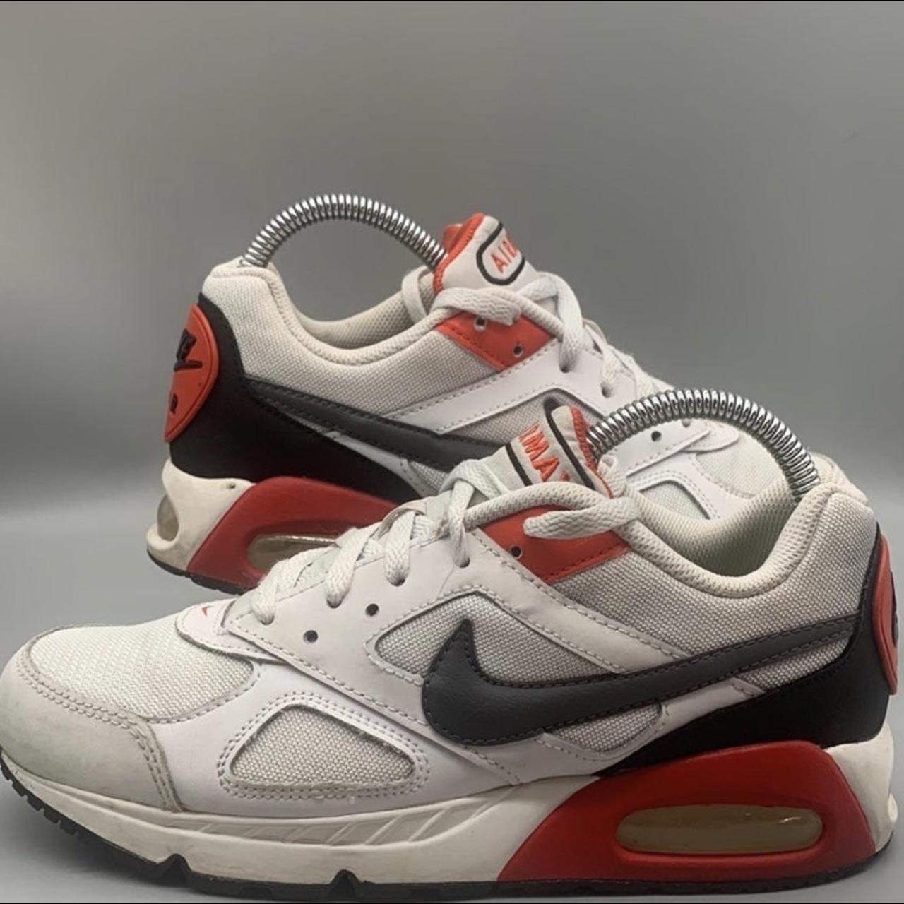 Nike air max ivo on sale red