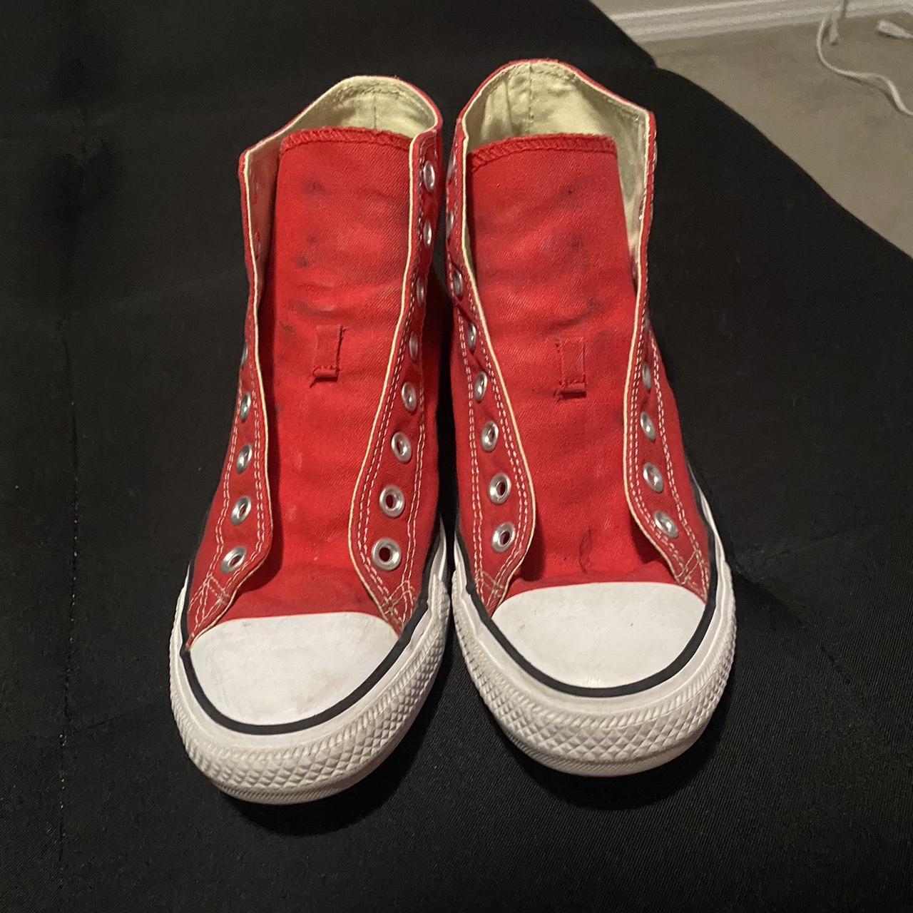 Red converse on sale no laces