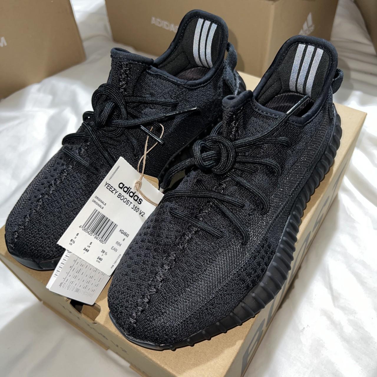 Sneakers Yeezy Uk Adidas Yeezy Boost 350 V2 Sneakers In 'Carbon