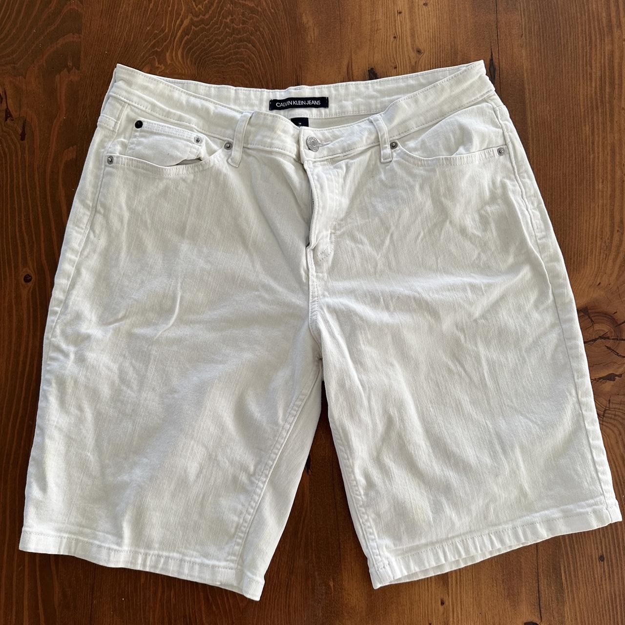 Women’s oversized Calvin Klein white boxy jorts... - Depop