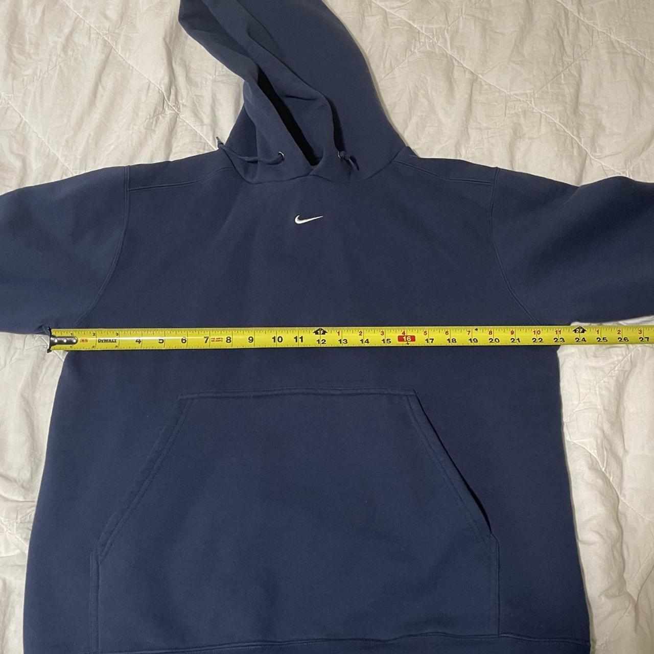 Nike center swoosh REP. Size small fits like a small - Depop