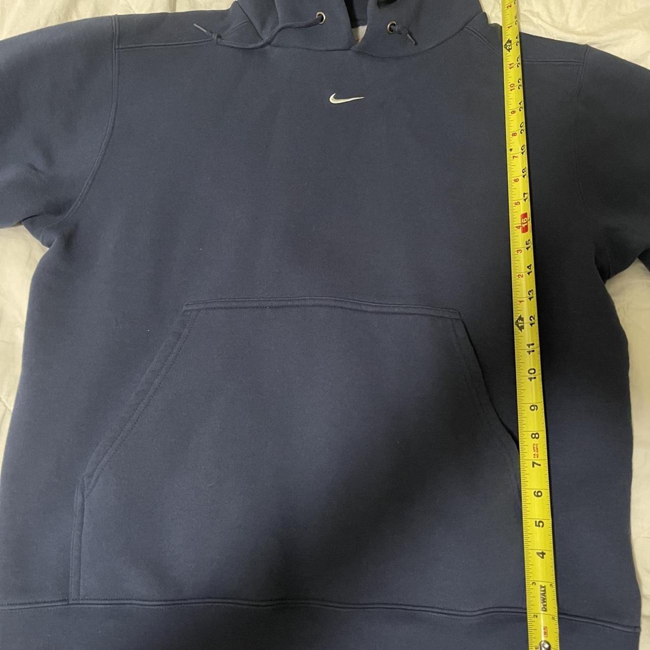 Nike center swoosh REP. Size small fits like a small - Depop