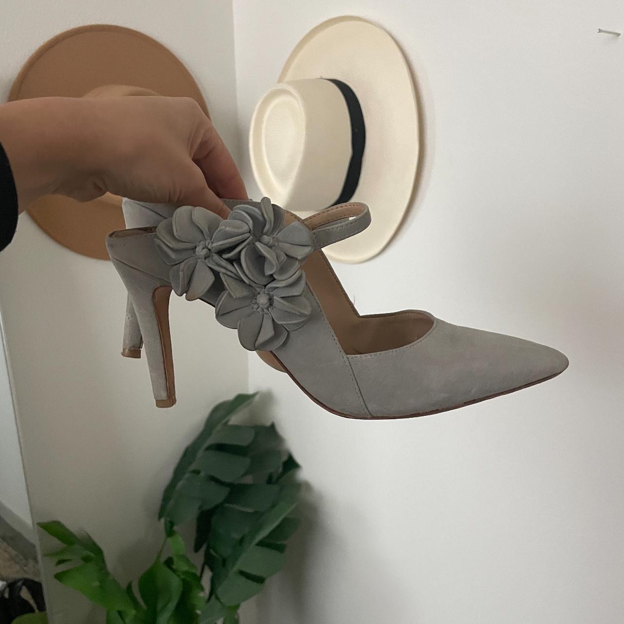 Women's Grey and Khaki Mules | Depop