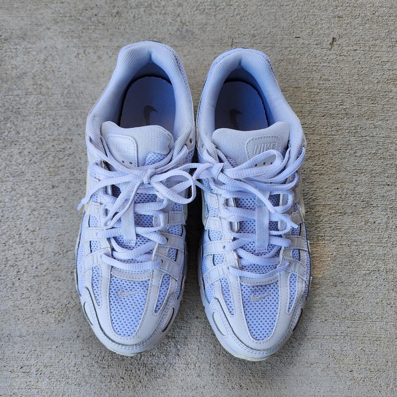 womens plain white nike trainers