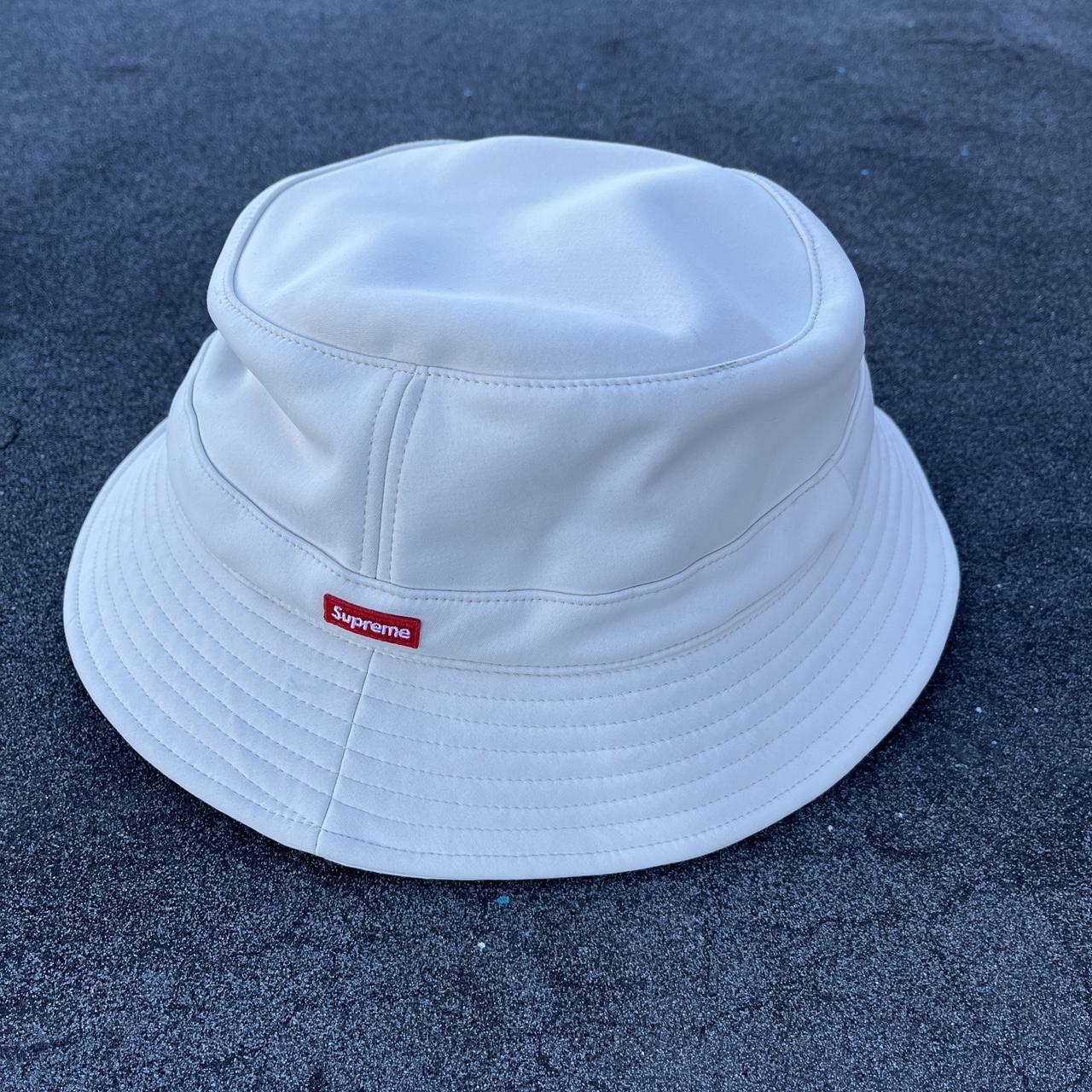 Supreme bucket hat white on sale