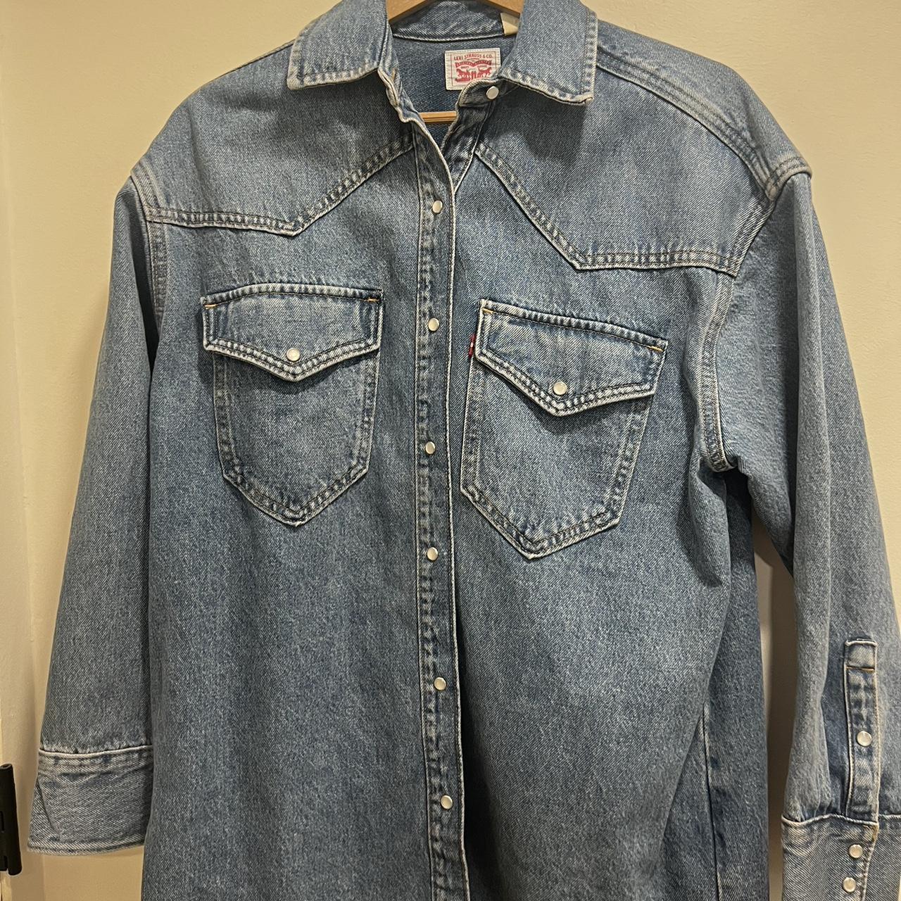 Oversized Levi’s Shirt Jacket Size: S Send offers - Depop