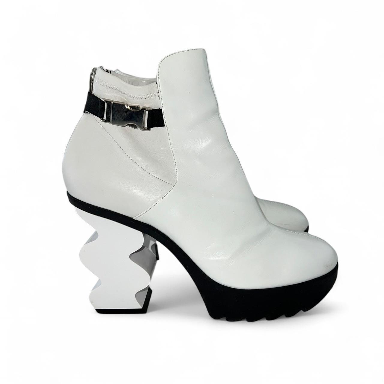 item listed by vikzyrrr