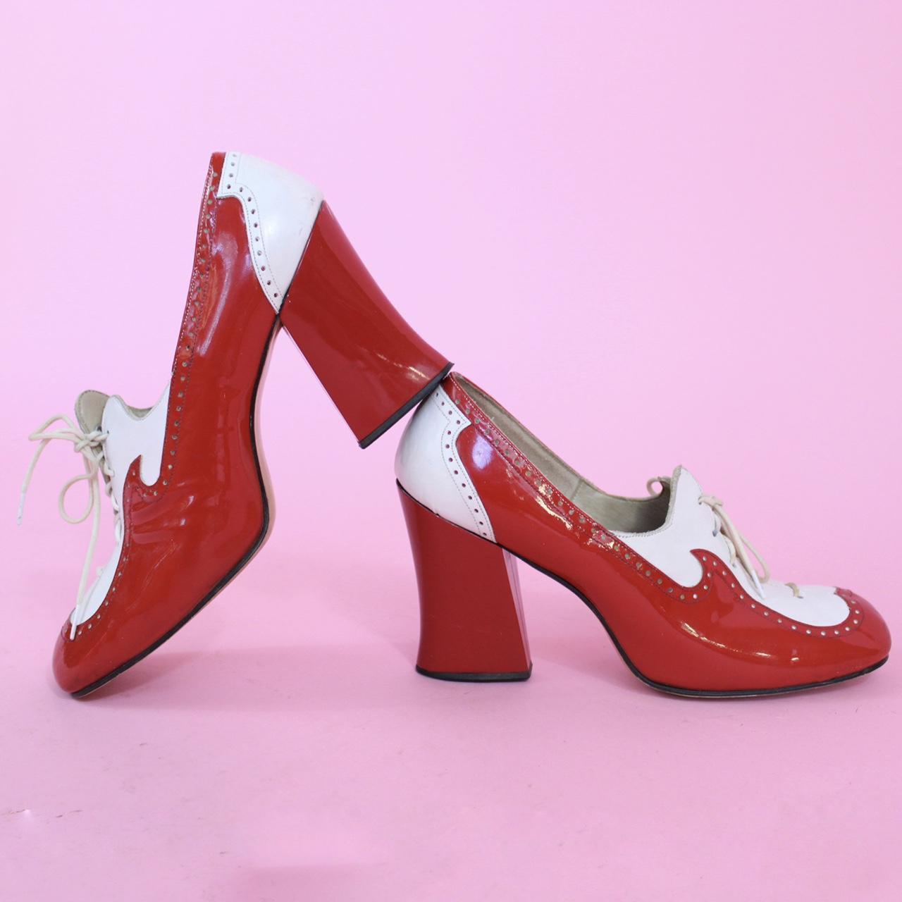 Red and white hot sale spectator pumps