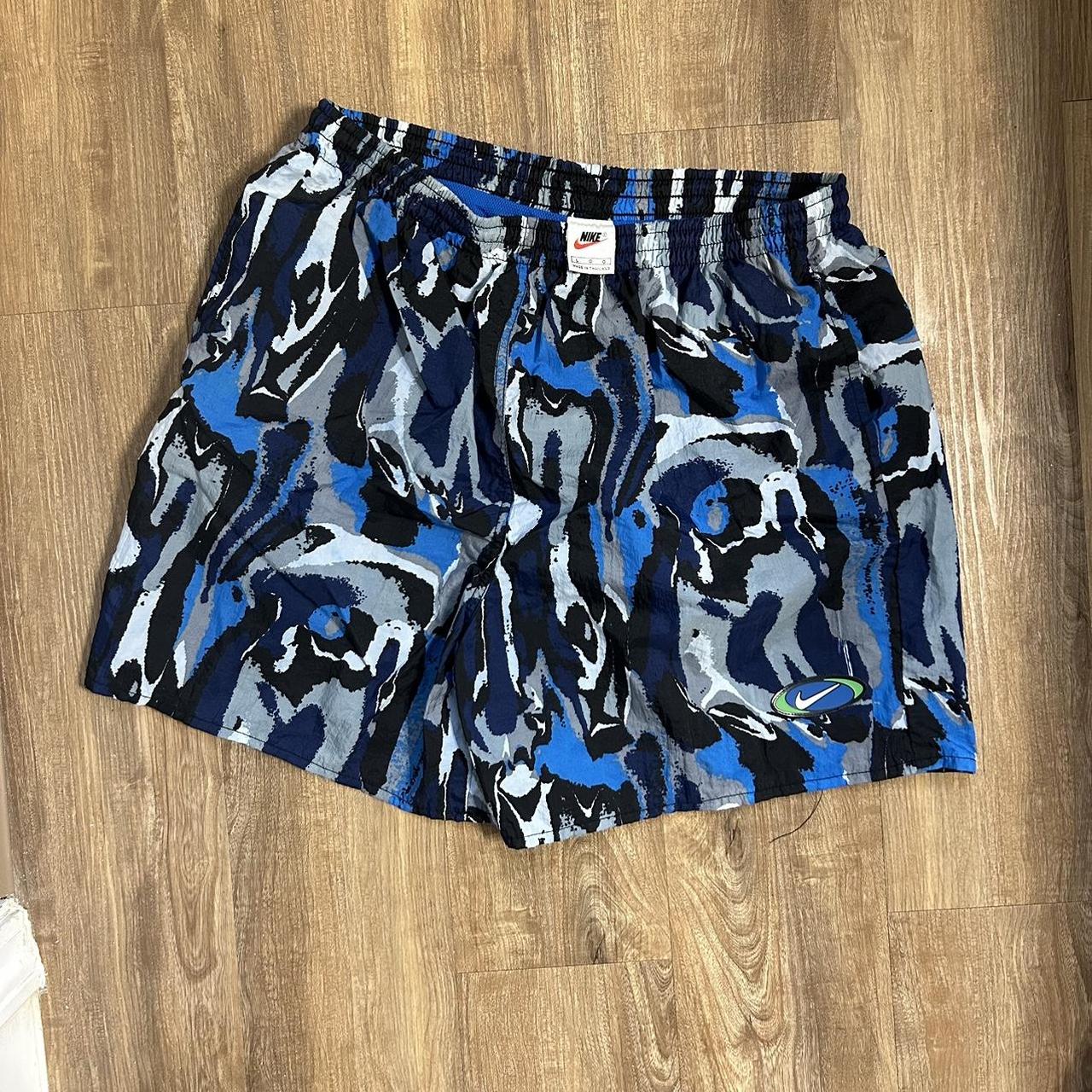 Nike 90s hotsell print shorts