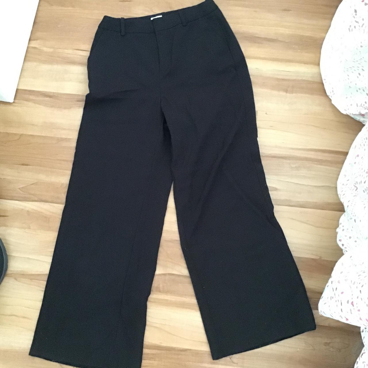 Black womens pants, cute and perfect for fall. Size