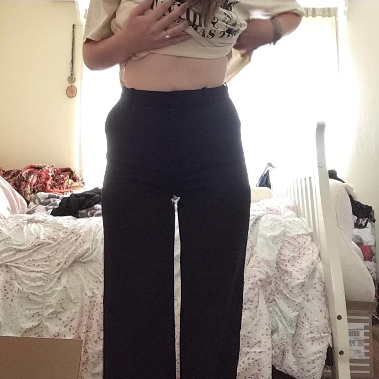 Black womens pants, cute and perfect for fall. Size
