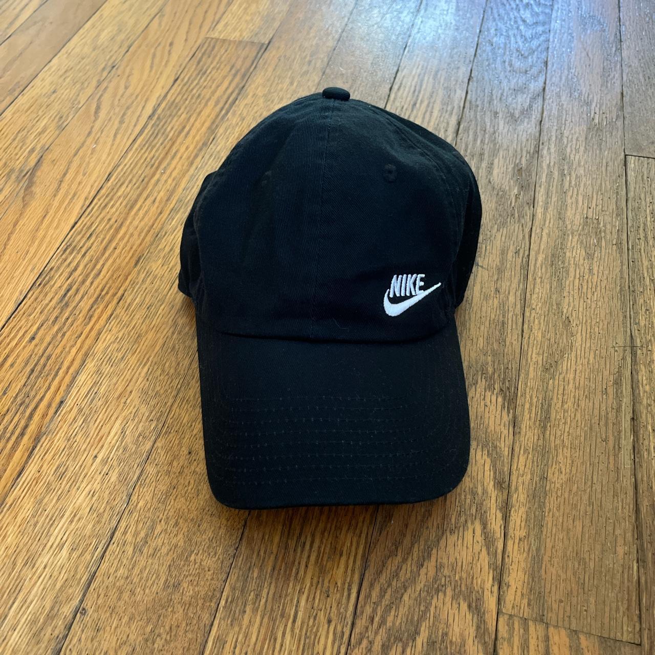 Nike Women's Black Hat | Depop