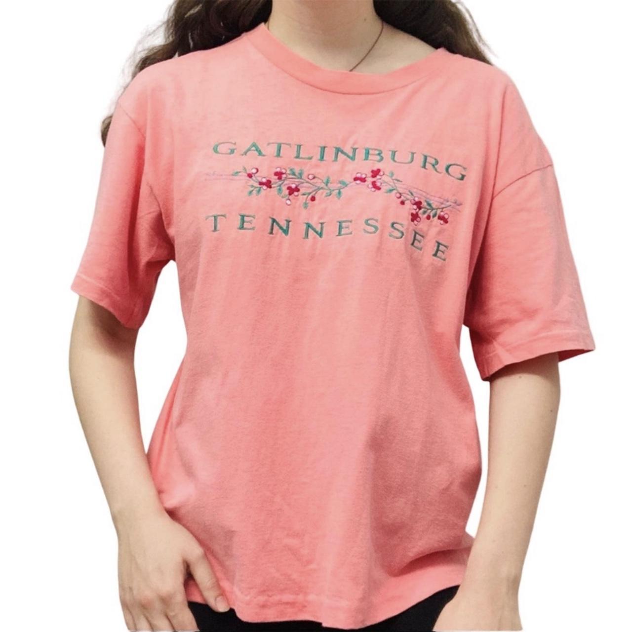 GET IN THE HOLE T-SHIRT - WOMENS PINK