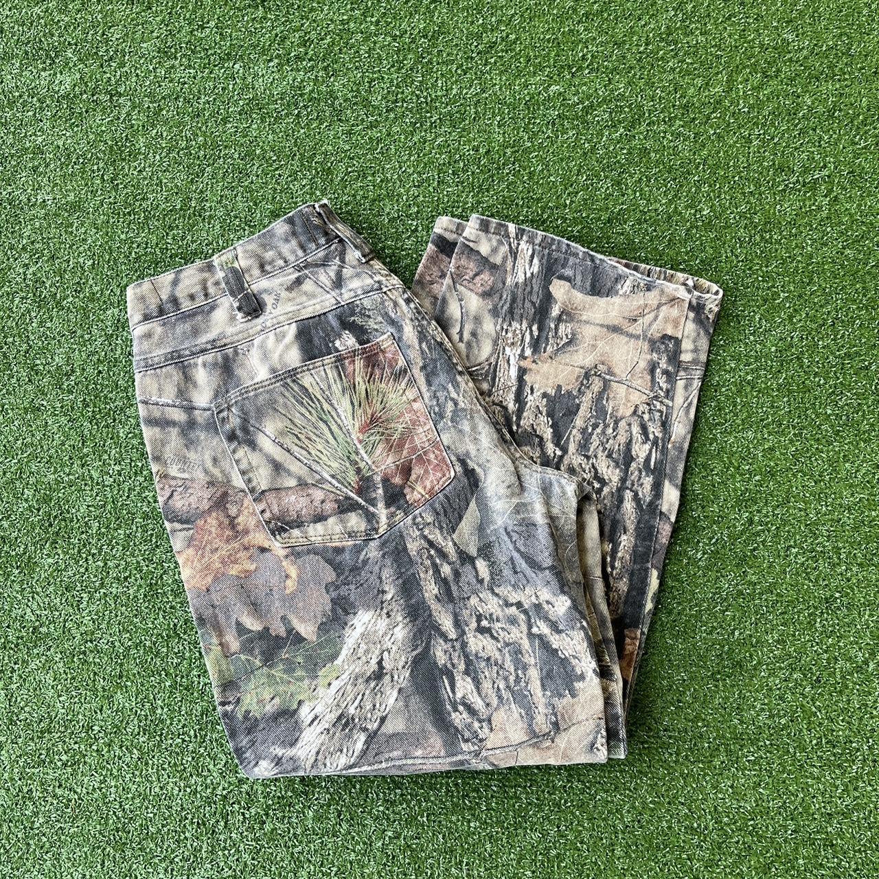 really nice pair of mossy oak pants very comfortable... - Depop