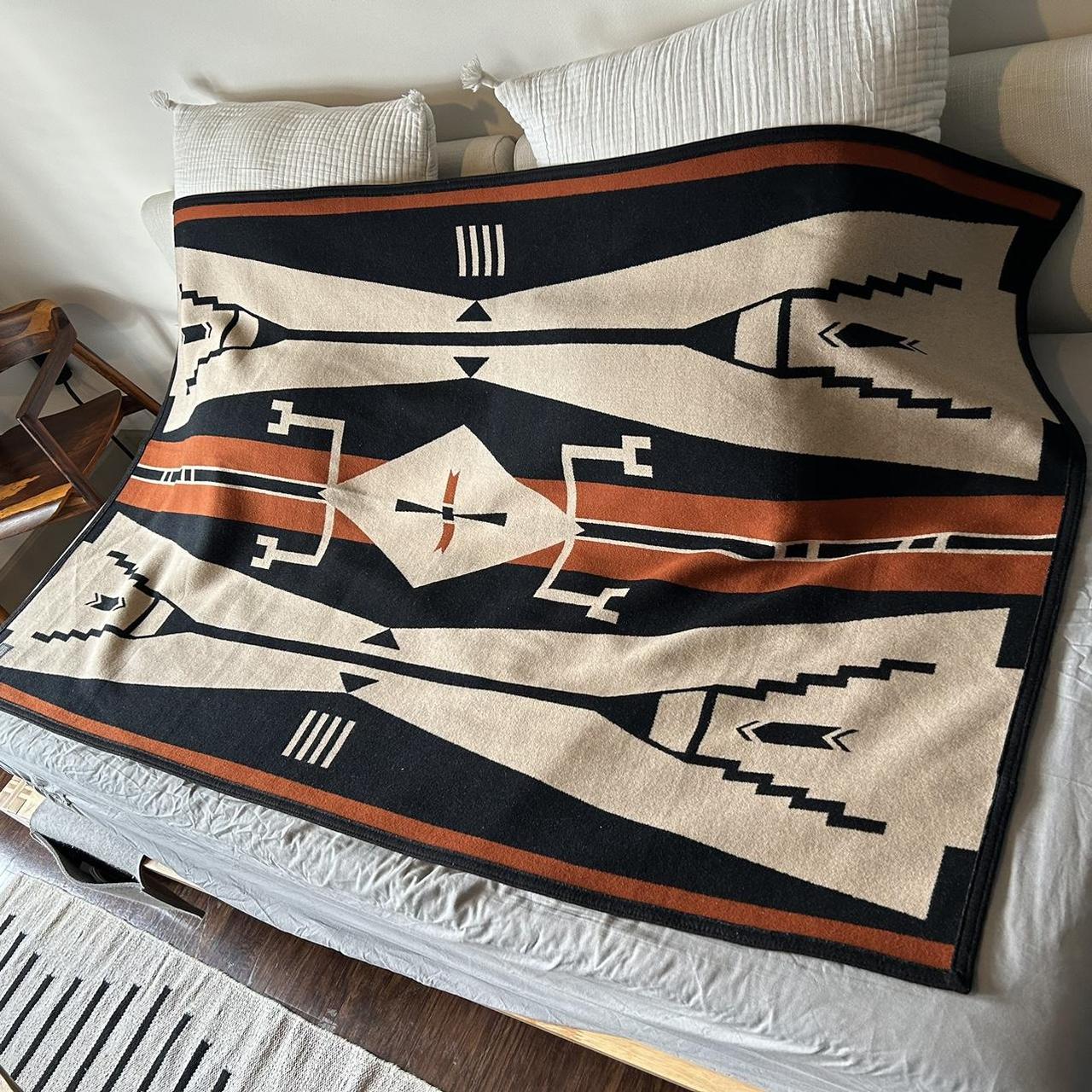 Pendleton throw blanket. 100 wool. Beautiful... Depop