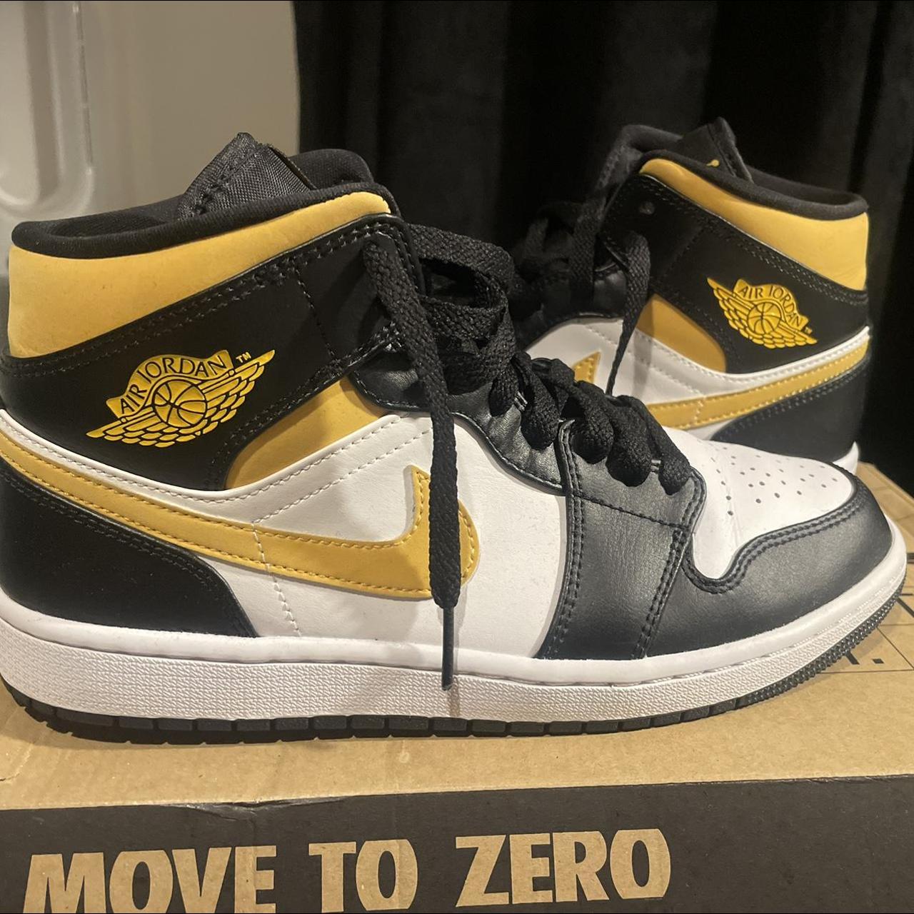 black and white jordans size 7
