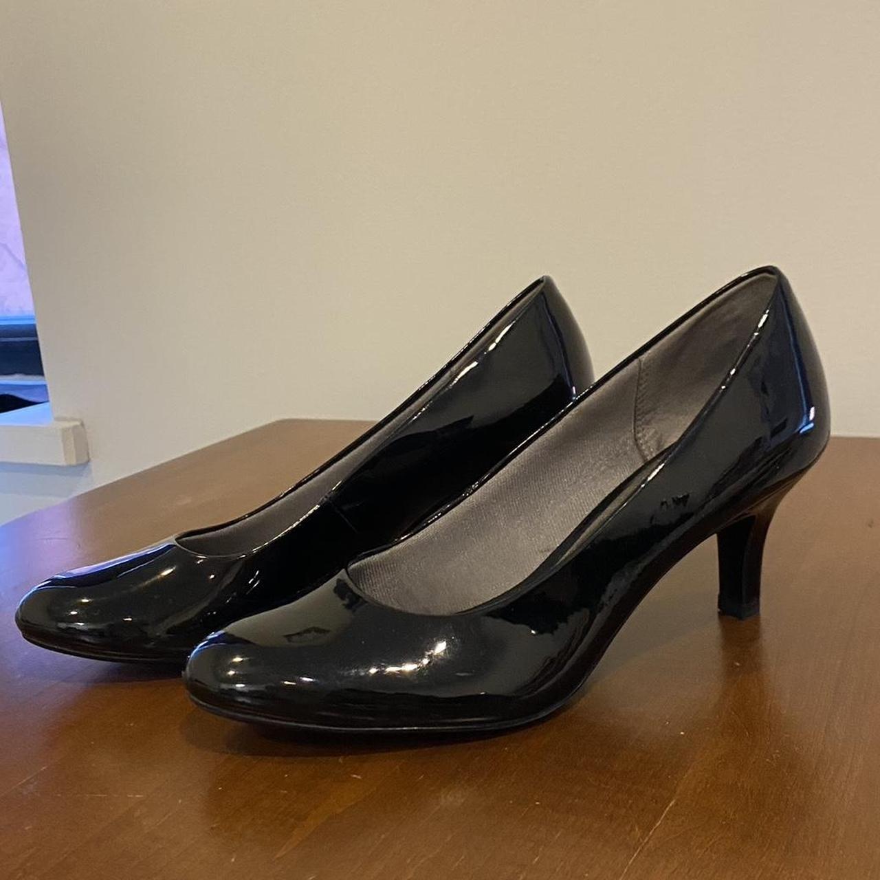 Lifestride black hot sale patent pumps