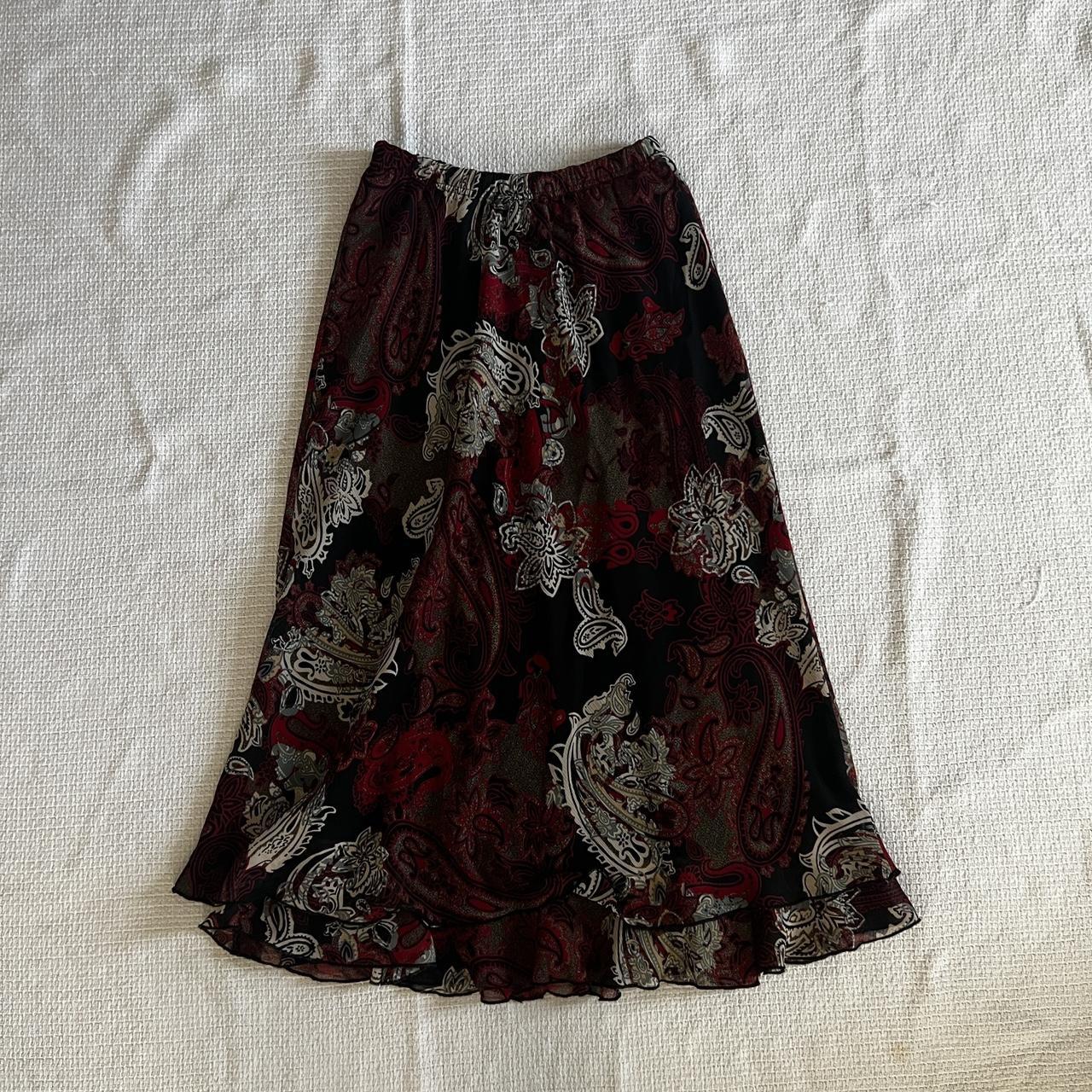 American Vintage Women's Black and Red Skirt