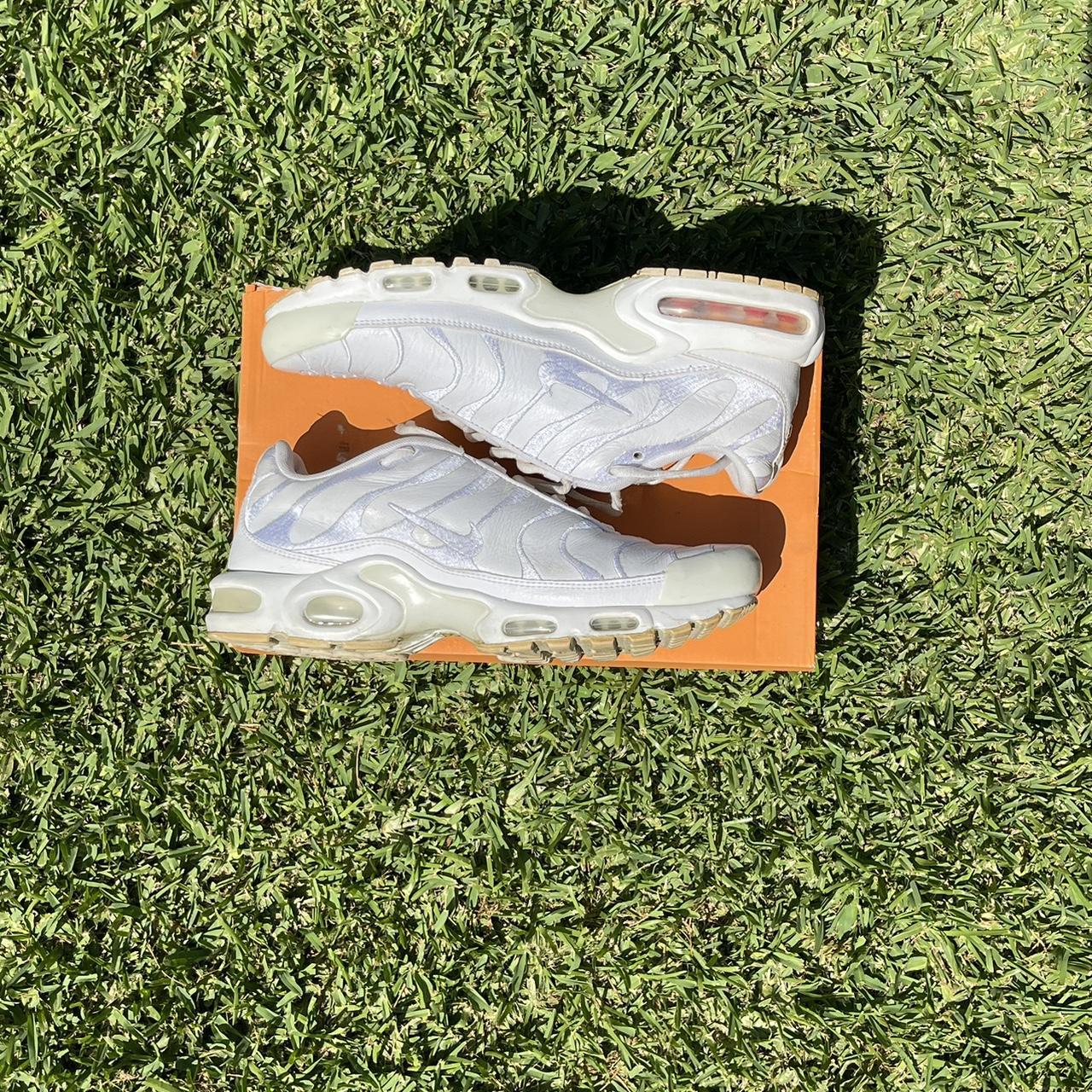 white mens tns