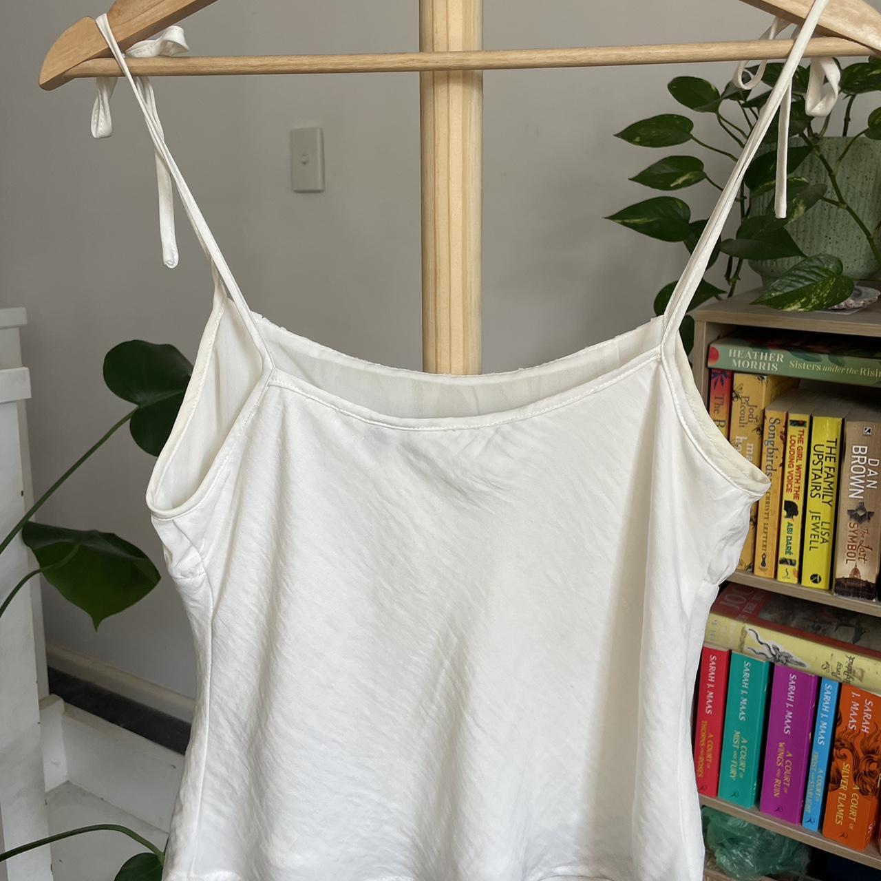 Glassons white cami - Size 10 - Bows on the... - Depop