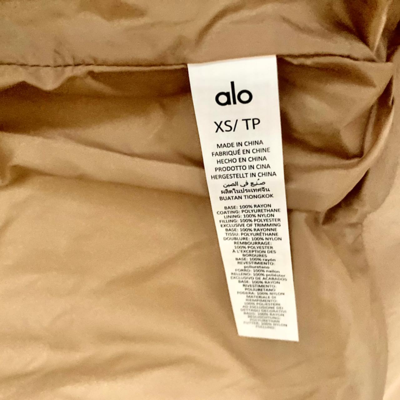 Alo Yoga Icebreaker Jacket size XS in toasted - Depop