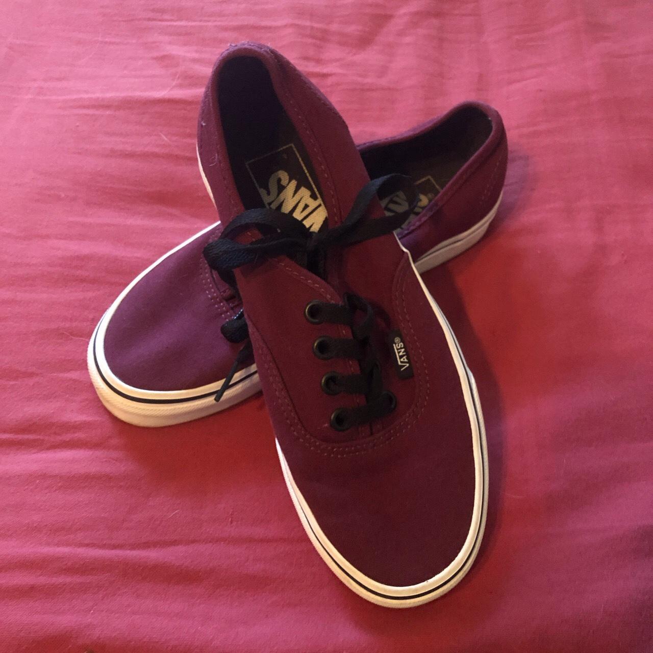 Maroon vans 2025 black laces