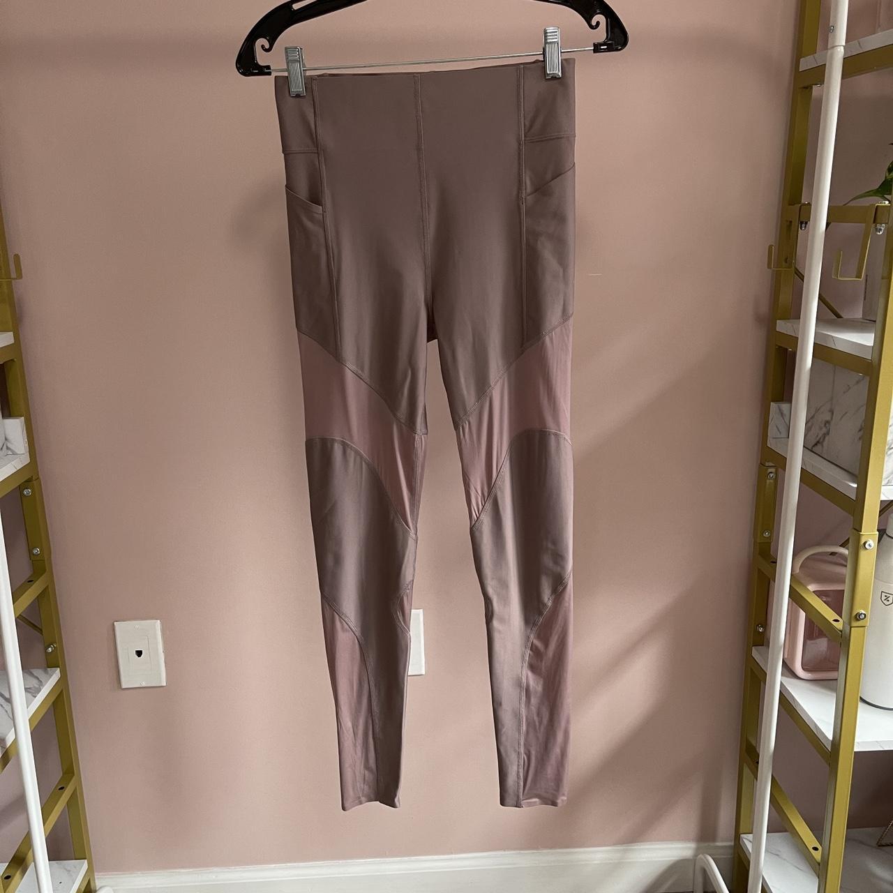 Aritzia Leggings - Small threads coming out with - Depop