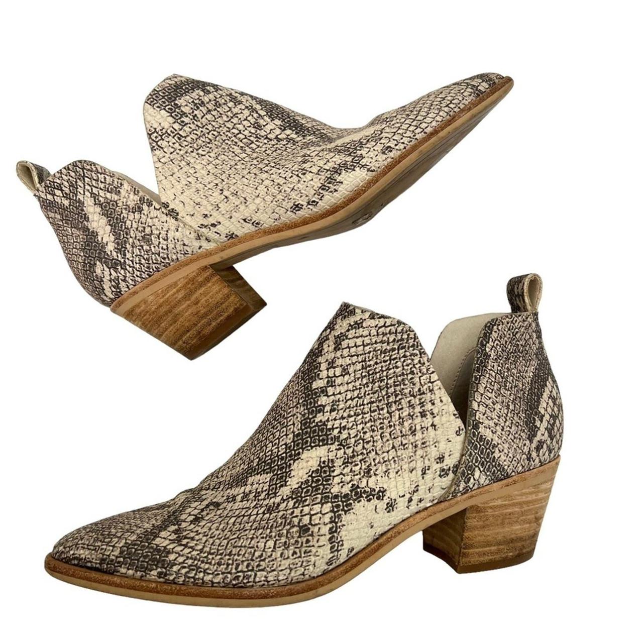 Dolce Vita Sonni Boots Pointy Toe Snake Print Depop