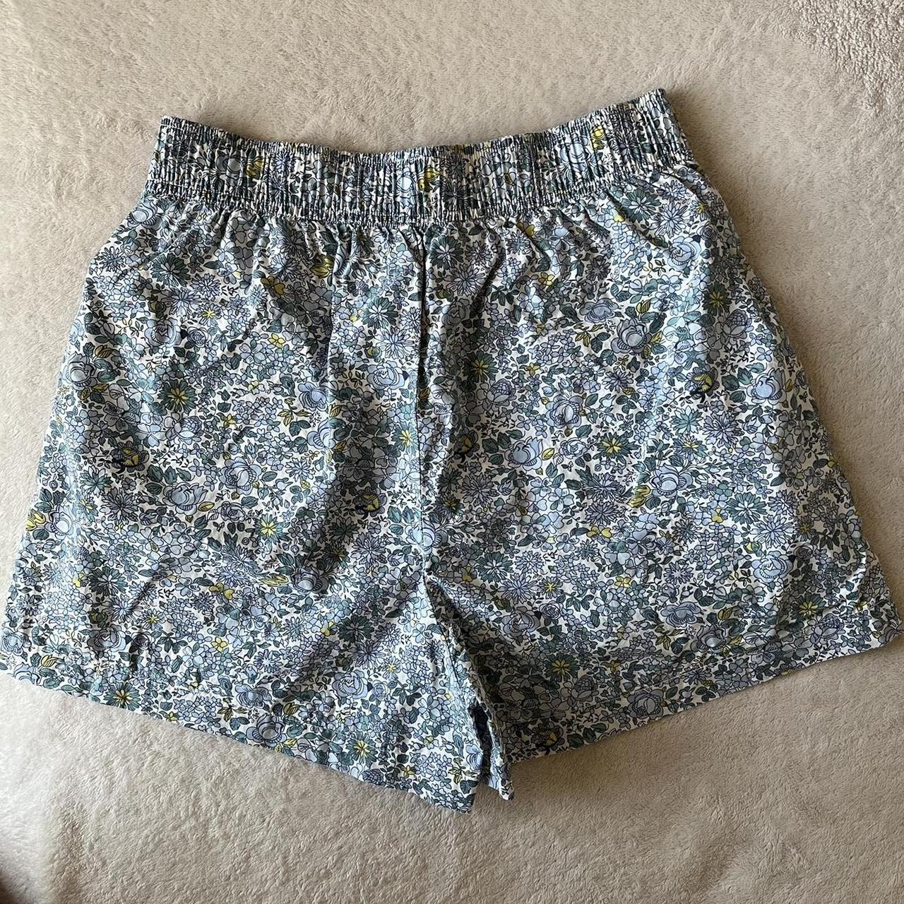 J.Crew Women's Blue and White Shorts | Depop