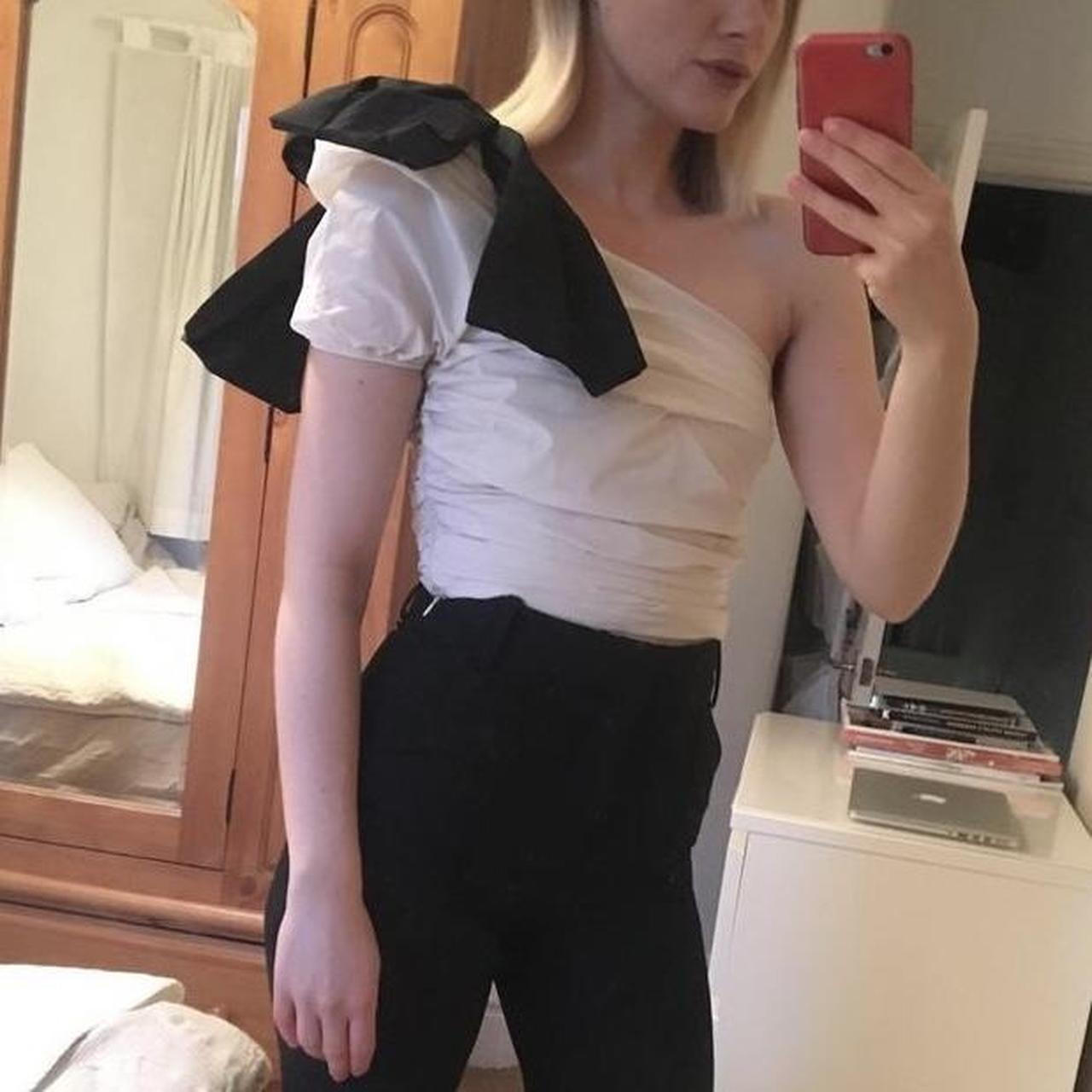 Zara One Shoulder Top With A Bow Size Xs Had A Depop 2854