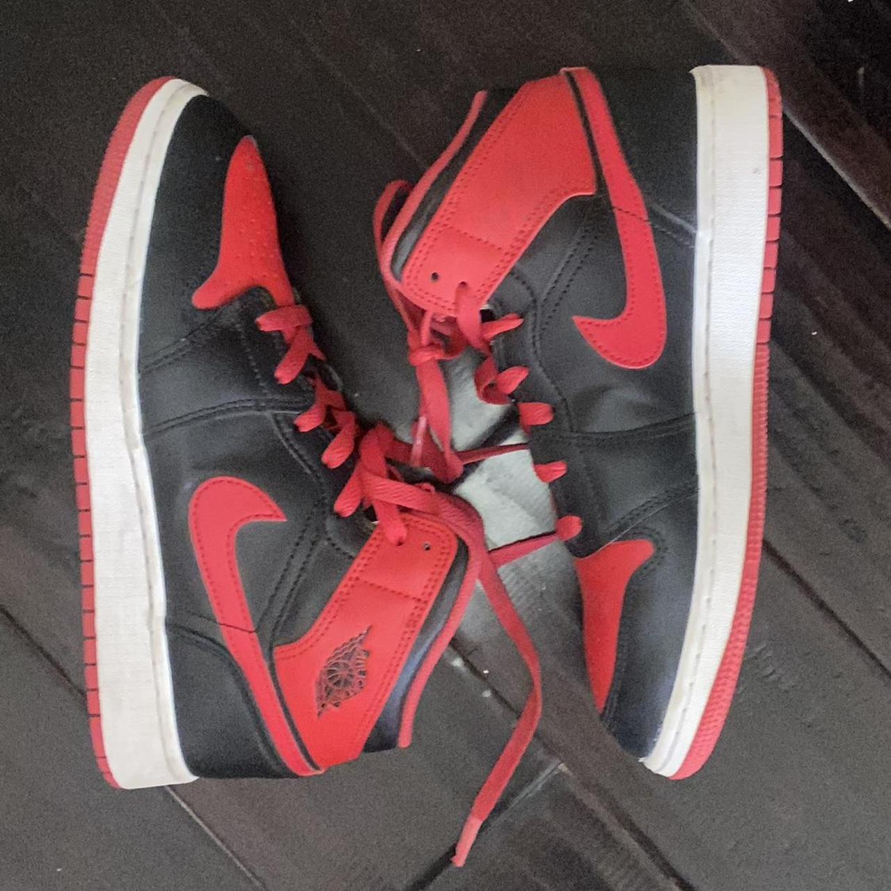 size 5y jordan 1