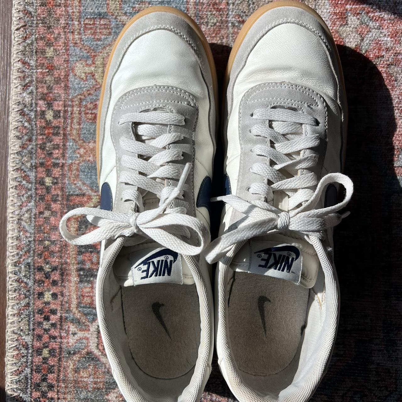 Nike Men's Cream and Navy Trainers (3)