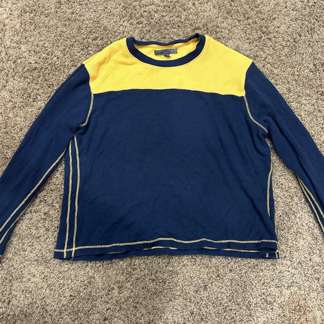 Old navy waffle shirt Says size large but fits... Depop