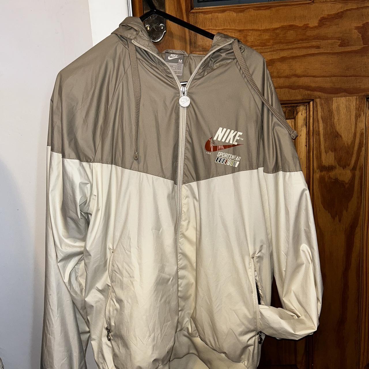 Nike windbreaker beige best sale